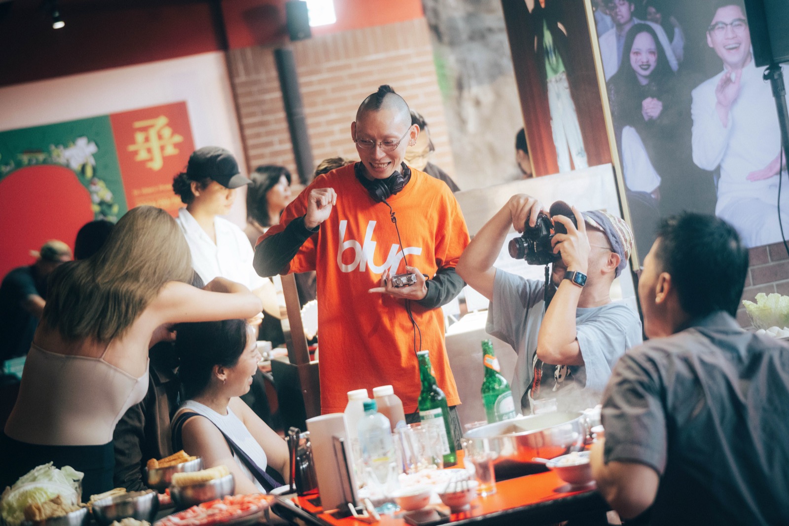Elephant Gym and Huan Huan performing in a private room at Chan Chi's Ximen flagship