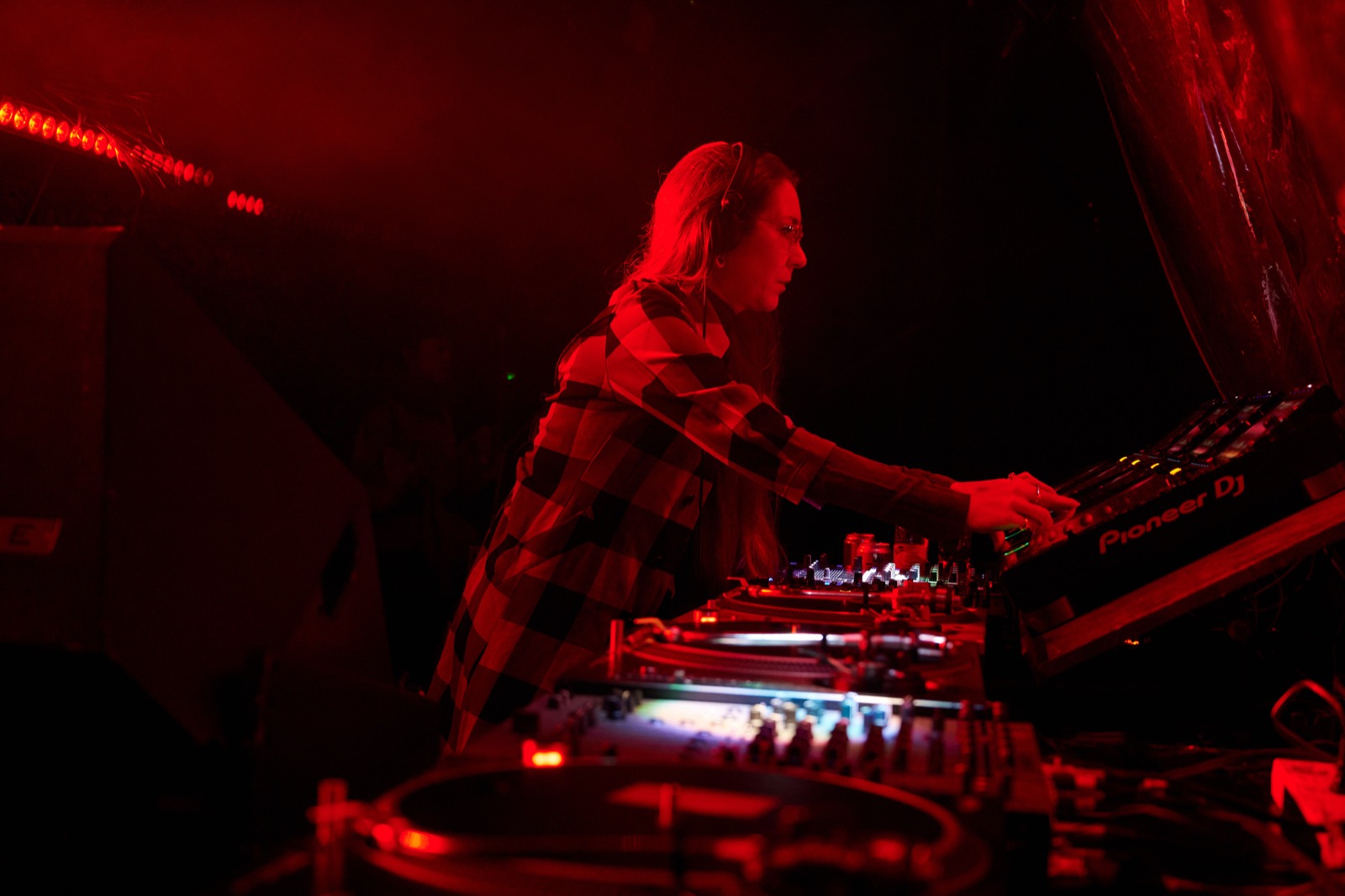 Lena Willikens performing live at Organik Festival